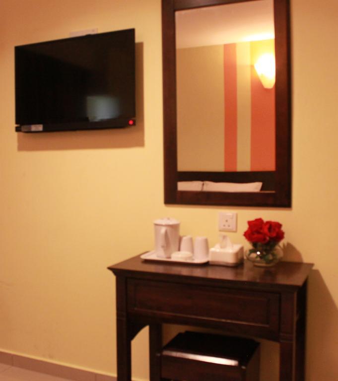 Sun Inns Kelana Jaya Петалинг Джая Екстериор снимка